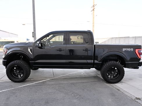 Used 2022 Ford F150 Platinum w/ FX4 Off-Road Package AWD/4WD image 3