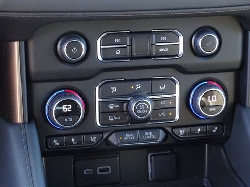 Used 2024 Chevrolet Tahoe High Country image 27