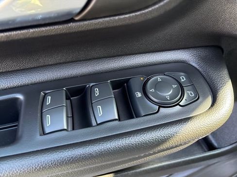 Used 2024 GMC Terrain SLE image 12