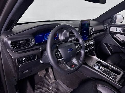 Used 2024 Ford Explorer ST w/ Equipment Group 401A image 8