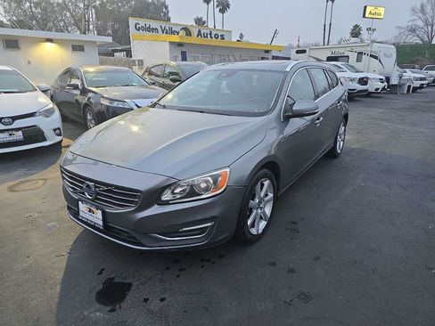 Used 2016 Volvo V60 T5 Premier w/ Convenience Package FWD image 1