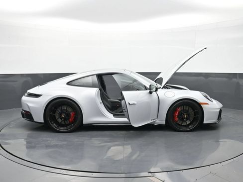 Certified 2026 Porsche 911 Carrera 4 GTS AWD/4WD image 29