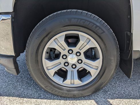 Used 2018 Chevrolet Silverado 1500 LT w/ All Star Edition AWD/4WD image 11