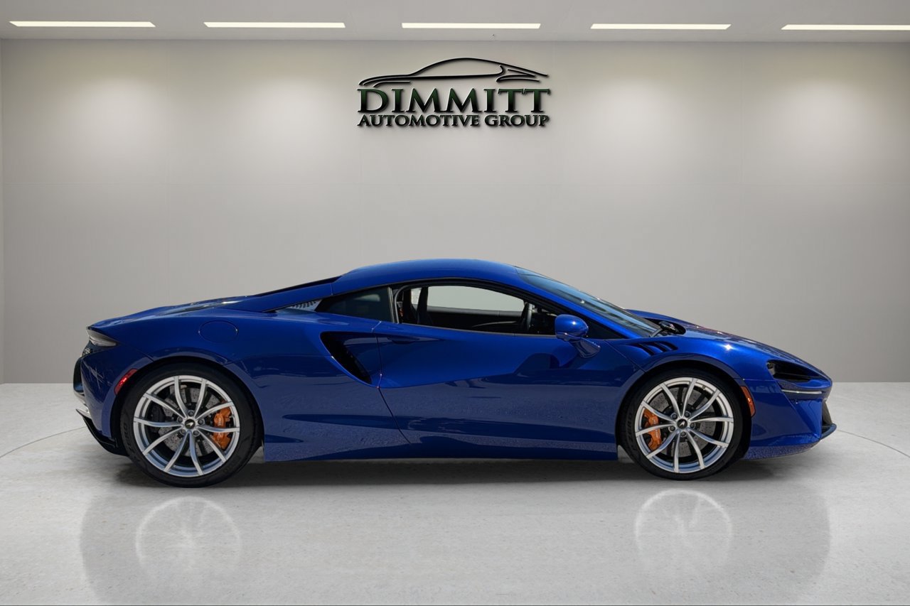 Used 2023 McLaren Artura RWD image 4
