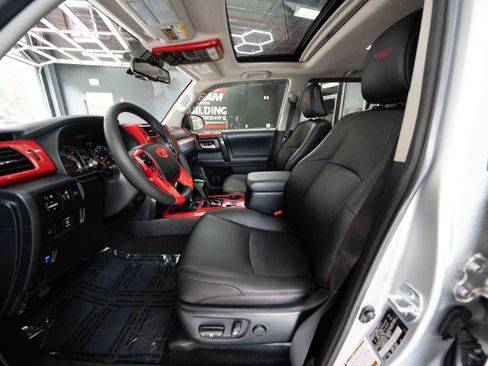 Used 2020 Toyota 4Runner Venture w/ Moonroof Package AWD/4WD image 9