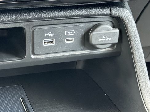 Used 2025 Honda Pilot Touring image 13