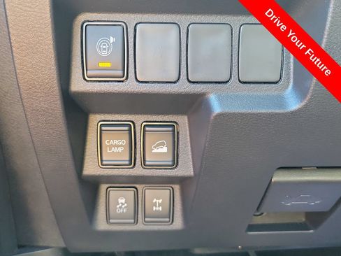 Used 2025 Nissan Frontier PRO-4X w/ Tow Package AWD/4WD image 18