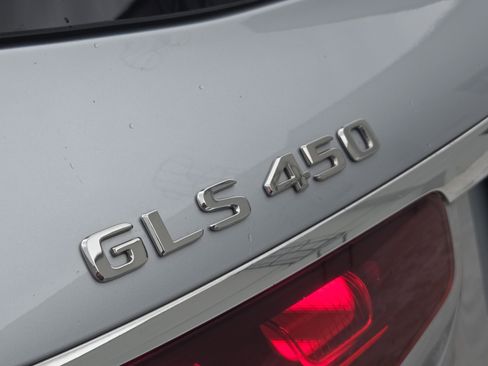 Used 2025 Mercedes-Benz GLS 450 4MATIC image 13