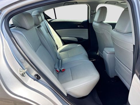 Used 2017 Acura ILX FWD image 26
