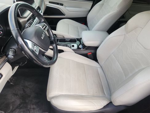 Certified 2022 Kia Telluride SX w/ SX Prestige Package image 12