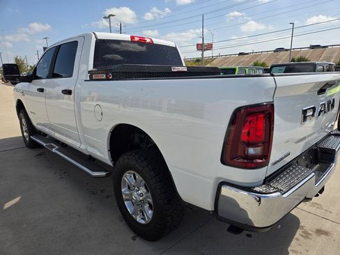 Used 2025 RAM 2500 Big Horn AWD/4WD image 5