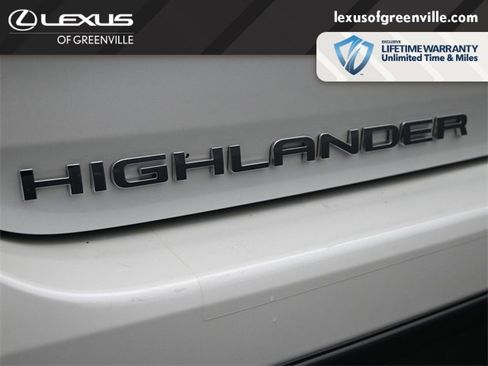 Used 2024 Toyota Highlander Limited image 10