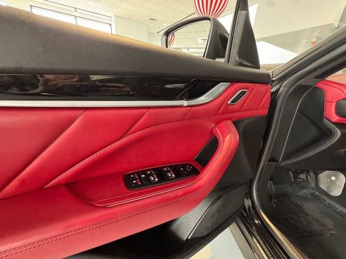 Used 2021 Maserati Levante GranSport image 39