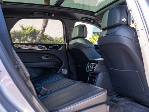 Used 2021 Bentley Bentayga Speed AWD/4WD image 21