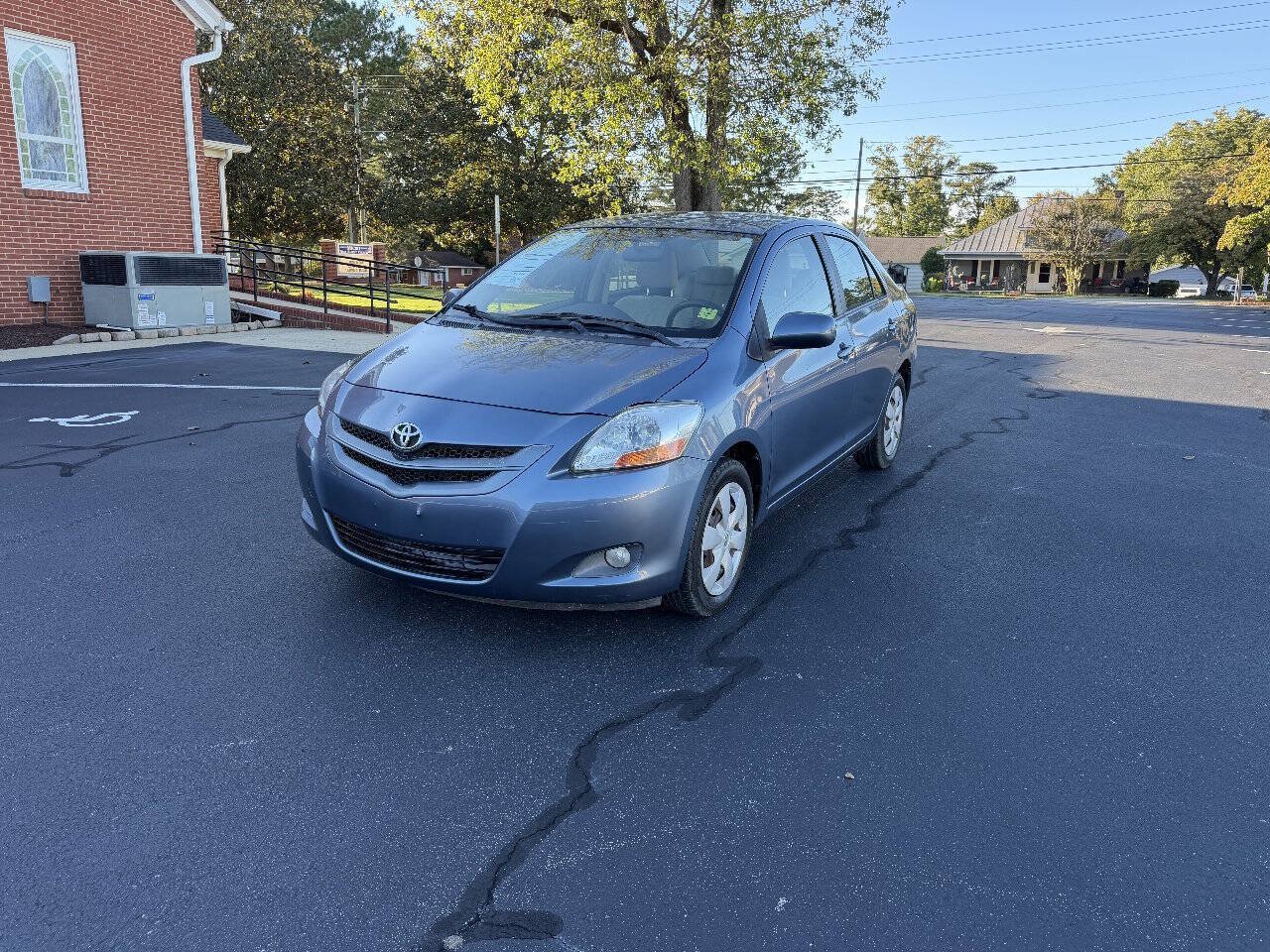 Used 2008 Toyota Yaris Sedan w/ Convenience Pkg FWD image 1