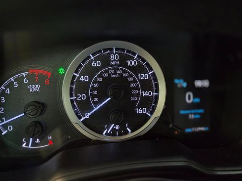 Used 2020 Toyota Corolla LE FWD image 26