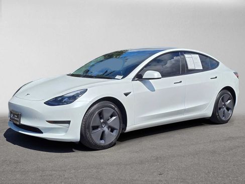 Used 2023 Tesla Model 3 Standard Range RWD image 7