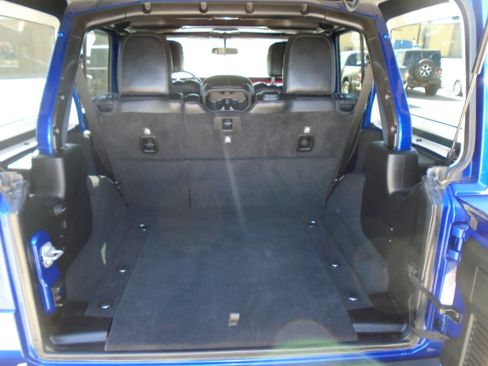 Used 2018 Jeep Wrangler Unlimited Rubicon AWD/4WD image 19