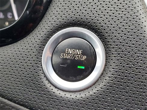 Used 2018 Cadillac XT5 FWD image 24