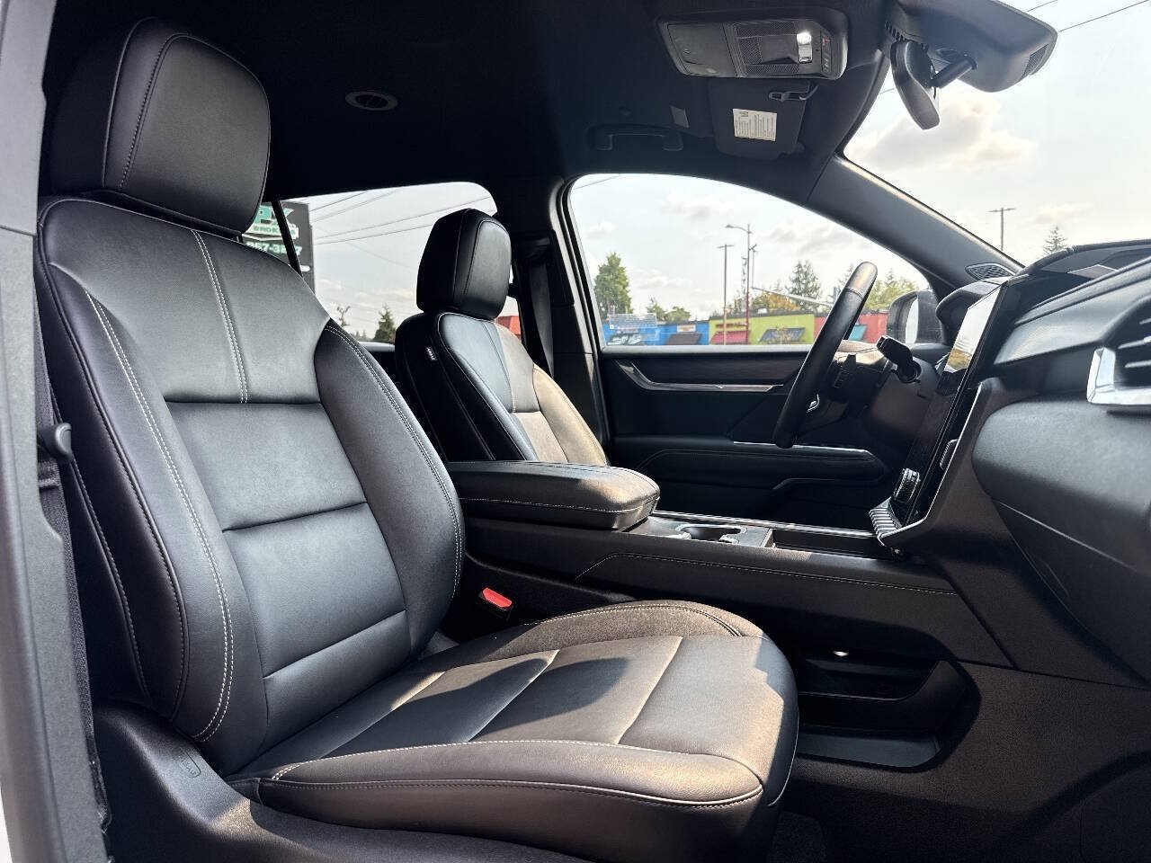 Used 2024 GMC Acadia Elevation AWD/4WD image 18