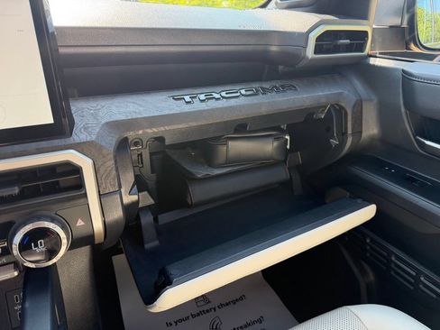 Certified 2025 Toyota Tacoma Limited AWD/4WD image 30