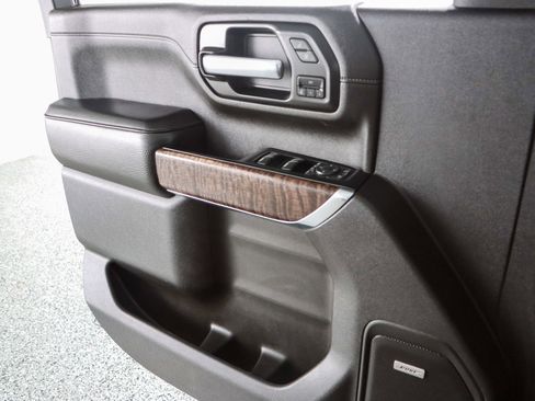 Used 2023 GMC Sierra 2500 Denali w/ Denali Black Diamond Edition image 27