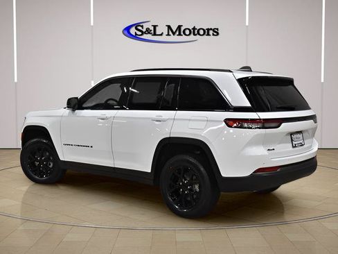 New 2026 Jeep Grand Cherokee Altitude AWD/4WD image 3