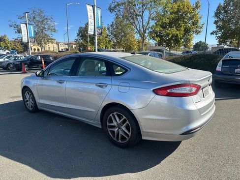 Used 2014 Ford Fusion SE w/ Equipment Group 202A FWD image 4