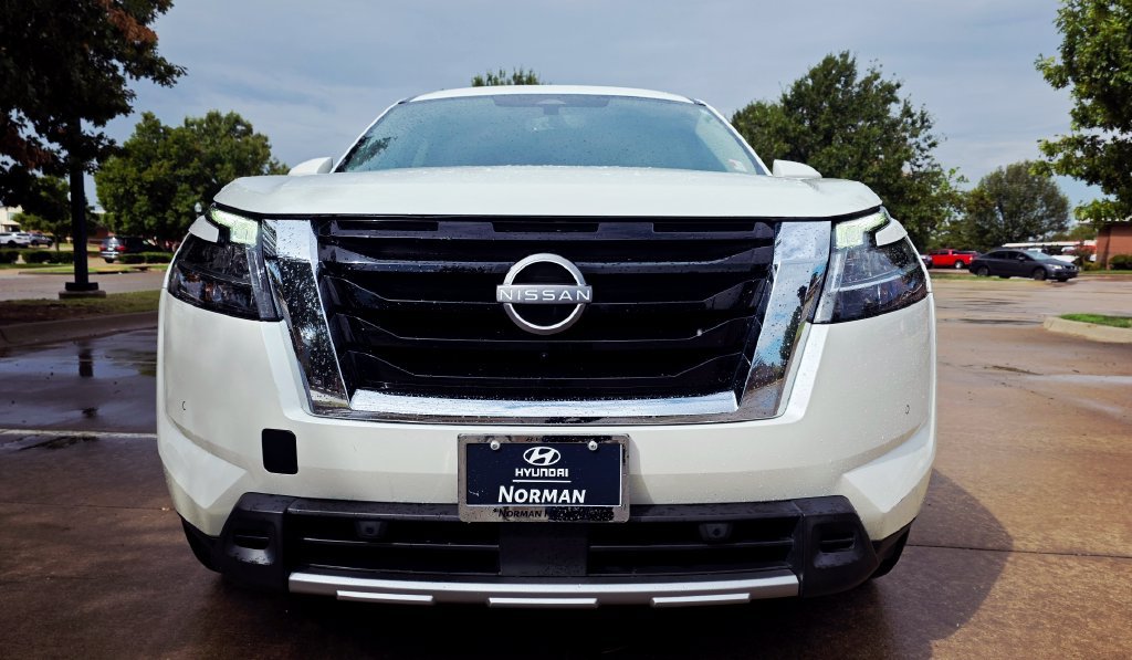 Used 2024 Nissan Pathfinder SL AWD/4WD image 13