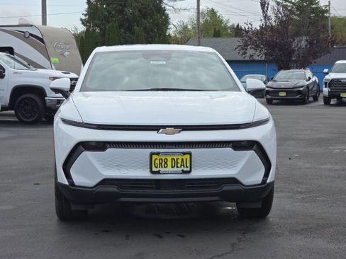 New 2026 Chevrolet Equinox EV LT image 3