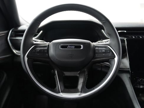 Certified 2024 Jeep Grand Cherokee L Limited w/ Luxury Tech Group II image 19