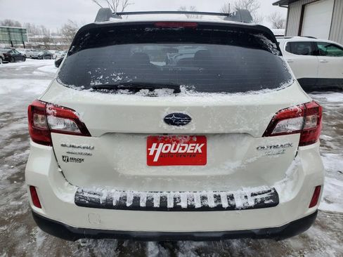 Used 2017 Subaru Outback 2.5i image 5