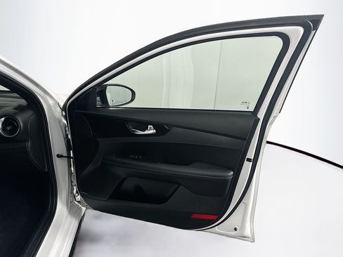 Used 2023 Kia Forte GT-Line w/ GT-Line Premium Package FWD image 32