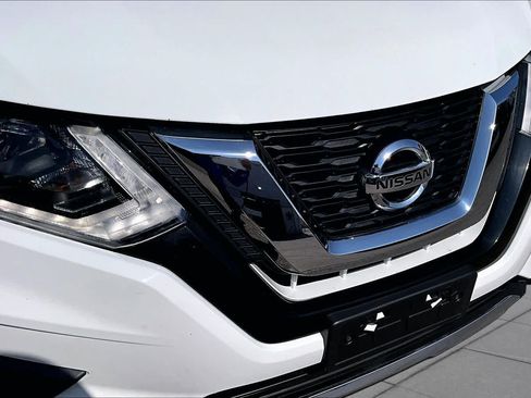 Used 2017 Nissan Rogue S FWD image 30