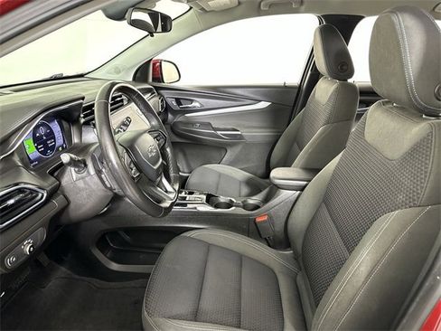 Used 2022 Chevrolet Bolt EUV LT w/ Comfort Package image 20