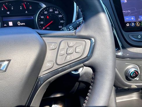 Used 2022 Chevrolet Equinox RS w/ RS Leather Package FWD image 19