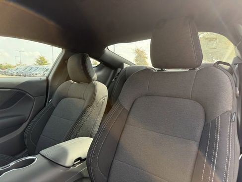 Certified 2025 Ford Mustang Coupe image 11