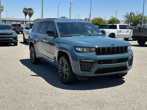 New 2026 Jeep Grand Cherokee L Limited AWD/4WD image 8