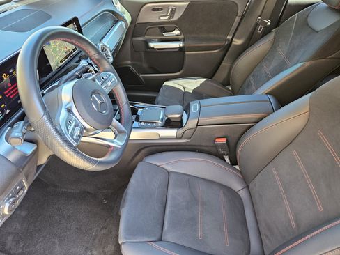 Used 2023 Mercedes-Benz EQB 300 4MATIC image 14