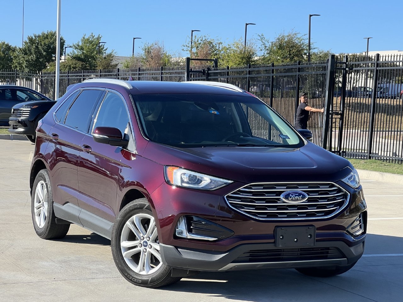 Used 2020 Ford Edge SEL FWD image 1