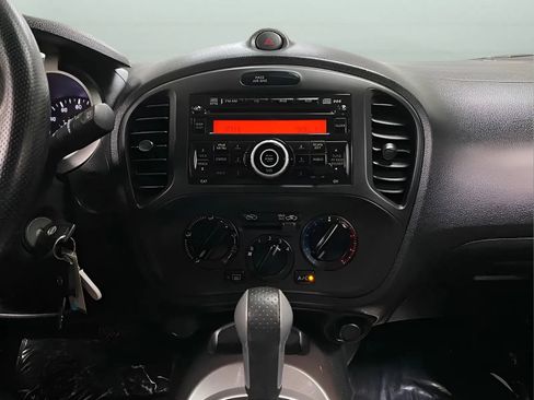 Used 2013 Nissan Juke S FWD image 19
