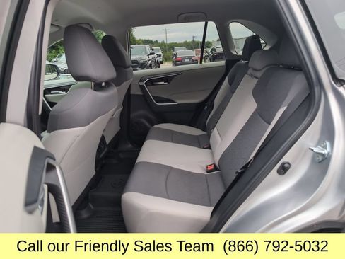 Used 2024 Toyota RAV4 XLE AWD/4WD image 22
