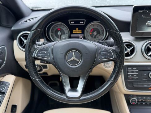 Used 2016 Mercedes-Benz GLA 250 image 49