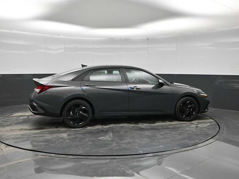 New 2026 Hyundai Elantra SEL Sport FWD image 9