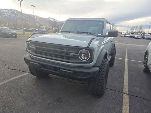 Used 2022 Ford Bronco 2-Door image 3