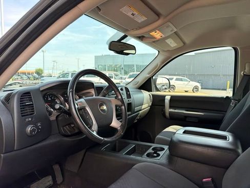 Used 2009 Chevrolet Silverado 1500 LT w/ Power Pack Plus AWD/4WD image 14