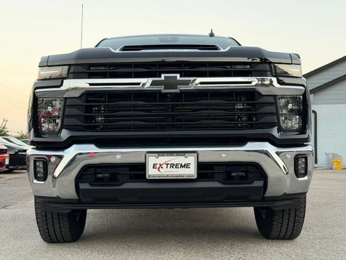 Used 2025 Chevrolet Silverado 2500 LT w/ Safety Package AWD/4WD image 4