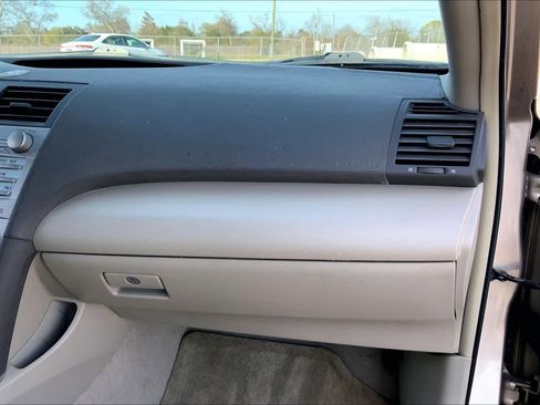 Used 2007 Toyota Camry LE image 18