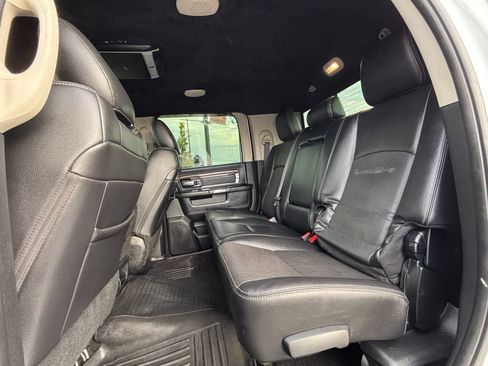 Used 2017 RAM 3500 Laramie w/ Convenience Group AWD/4WD image 19