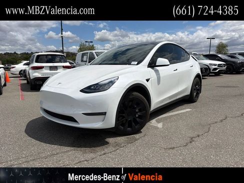 Used 2021 Tesla Model Y Long Range AWD/4WD image 1